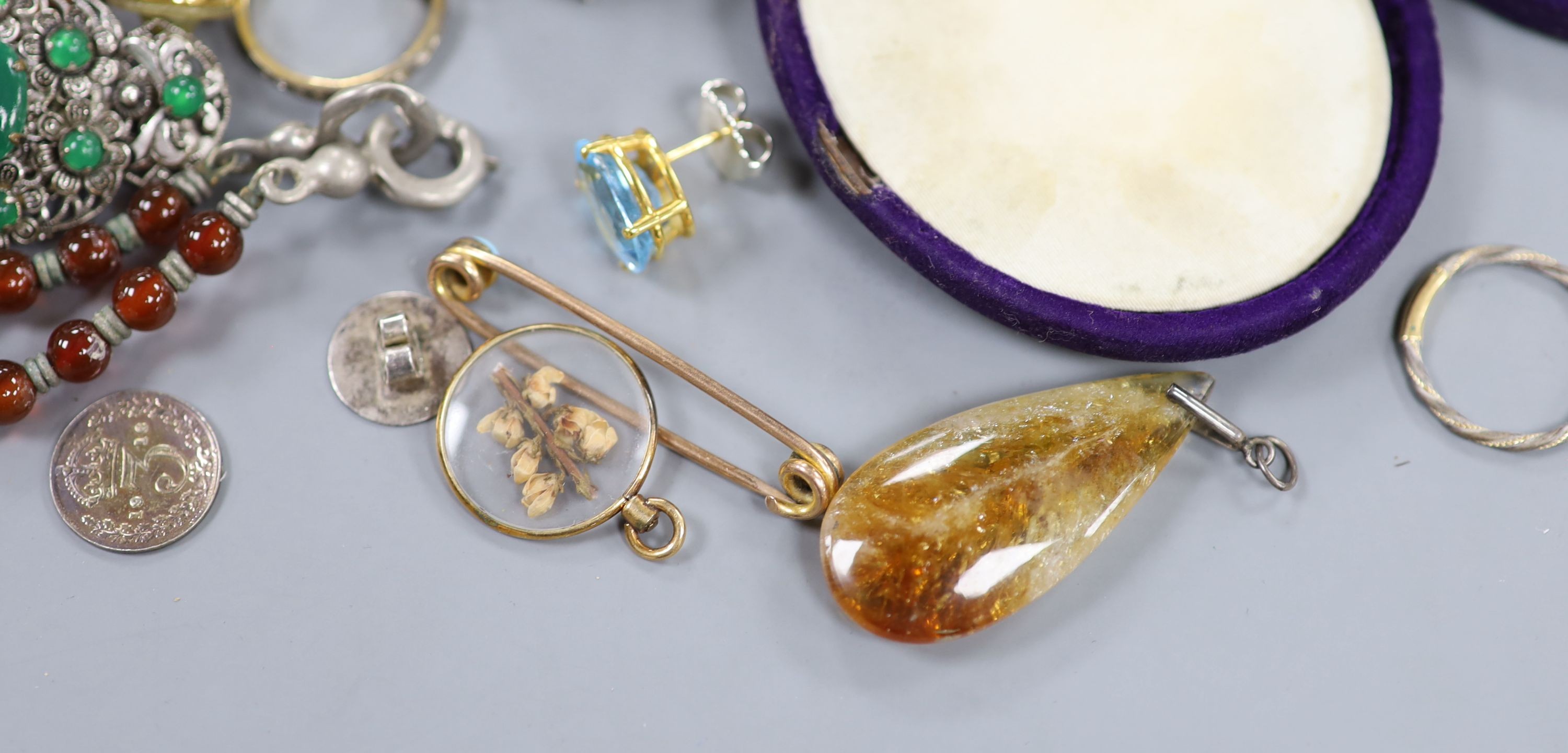 A mixed group of Victorian and later jewellery etc. including a white metal and diamond line pendant(a.f.), a lapis lazuli and diamond chip set cufflink, a small pair of two stone diamond earrings and a diamond set fox h